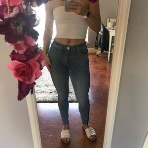 American Eagle Size 2 Short Light Wash Jeggings